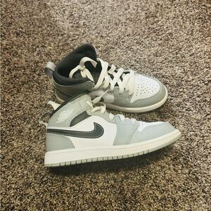 Jordan 1Mid kids!